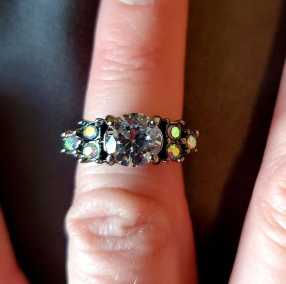 New Unique White Sapphire and Aurora Borealis Black Gold Ring. - Picture 9 of 14